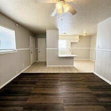 924 44th St in Lubbock, TX - Building Photo - Building Photo