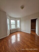 143 Voss Ave in Yonkers, NY - Building Photo