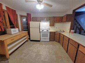 403 1/2 N Fremont St in River Falls, WI - Building Photo - Building Photo
