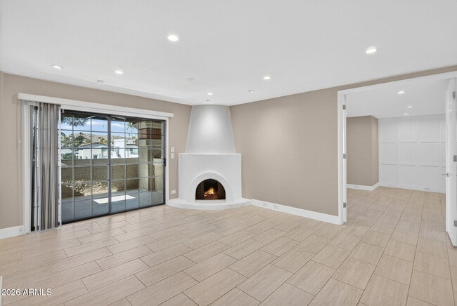 7557 N Dreamy Draw Dr in Phoenix, AZ - Building Photo - Building Photo