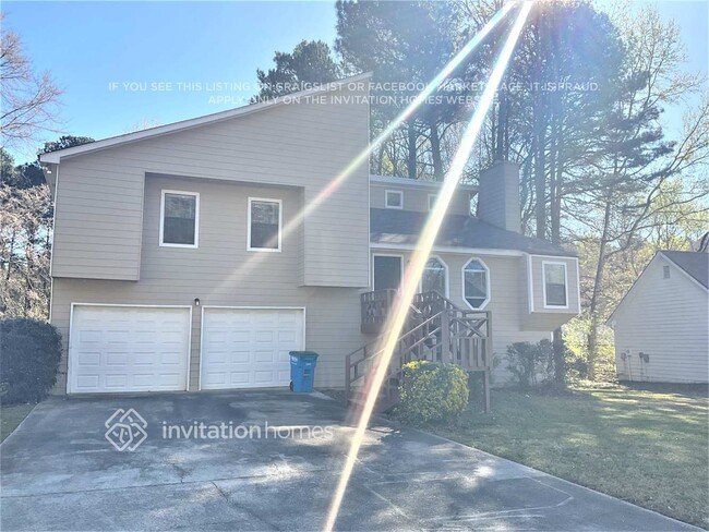 property at 2850 Park Chase Dr