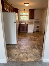 252 Montcalm St, Unit 2 Bedroom in Chicopee, MA - Building Photo - Building Photo