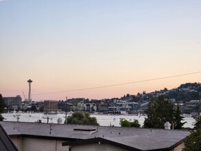 2235 Yale Ave. E.-Unit -202 in Seattle, WA - Building Photo - Building Photo