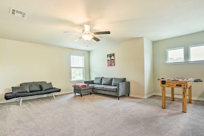 5603 Chestnut Xing in San Antonio, TX - Building Photo - Building Photo