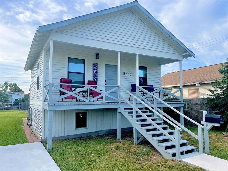 5506 Ave Q 1/2 in Galveston, TX - Building Photo