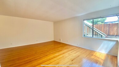 1704 Pleasant Valley Ave in Oakland, CA - Building Photo - Building Photo