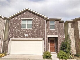 3730 Main Poplar Dr in Houston, TX - Building Photo