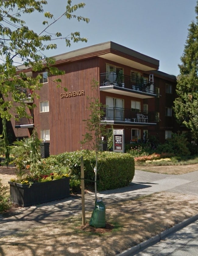 Grosvenor Square Apartments