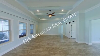 6109 Burbank Ct in Crestview, FL - Foto de edificio - Building Photo