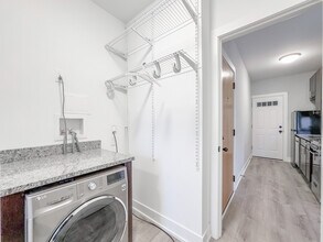 725 W Brompton Ave, Unit A04W in Chicago, IL - Building Photo - Building Photo