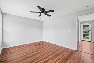 106 Winston Ct in Clarksville, TN - Building Photo - Building Photo