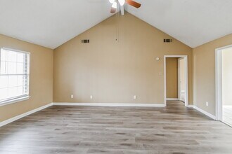 2570 Appling Glen Dr in Memphis, TN - Building Photo - Building Photo