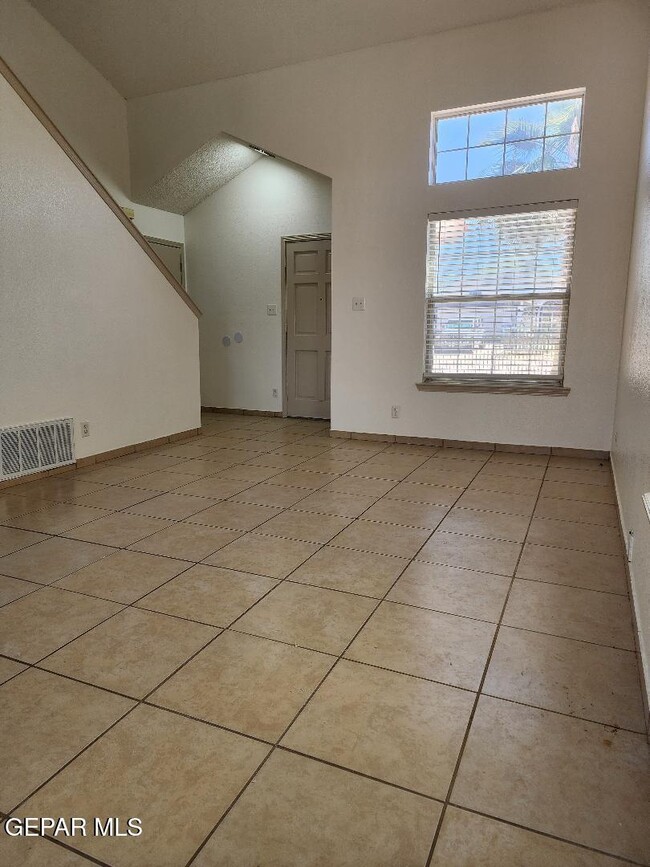 10497 Valle del Mar Dr in Socorro, TX - Building Photo - Building Photo