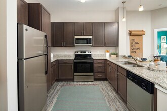 Abberly Solaire Apartment Homes in Garner, NC - Foto de edificio - Building Photo