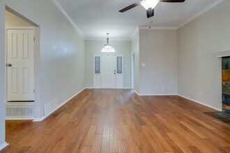 7317 Amber Dr in Watauga, TX - Building Photo - Building Photo