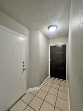 2414 Clearhaven Ct in Arlington, TX - Foto de edificio - Building Photo