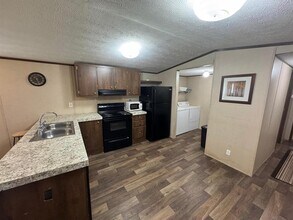 64 Abalone St in Palacios, TX - Building Photo - Building Photo