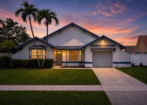22750 Pickerel Cir in Boca Raton, FL - Building Photo