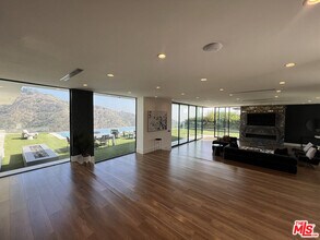 2110 Hercules Dr in Los Angeles, CA - Building Photo - Building Photo