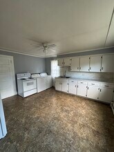 517 Hamden Rd, Unit Left in Annandale, NJ - Foto de edificio - Building Photo