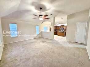 129 Snowflake Dr in Round Rock, TX - Building Photo - Building Photo