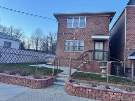 173-11 Booth Memorial Ave in Queens, NY - Building Photo