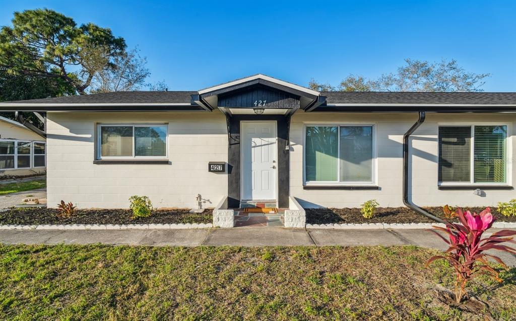 427 92nd Ave N in St. Petersburg, FL - Building Photo