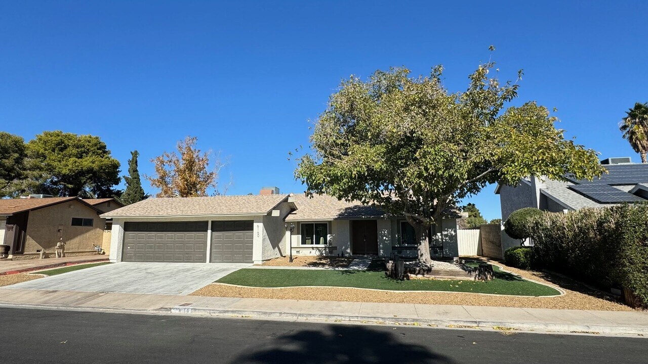 6160 W Katella Ave in Las Vegas, NV - Building Photo
