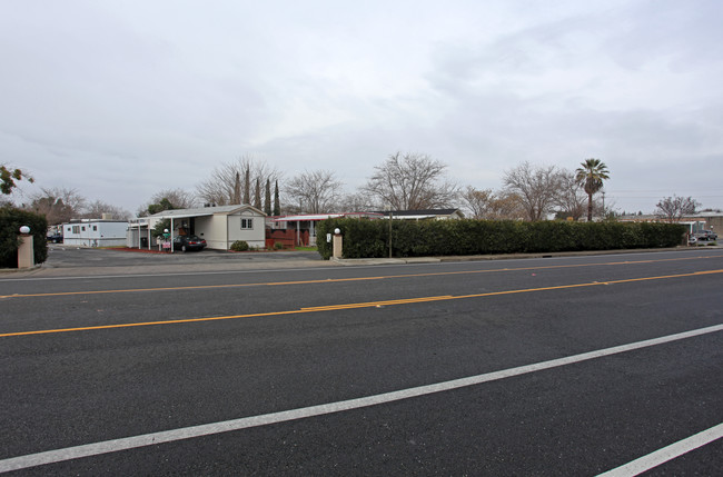 Park Royal Estates in Sacramento, CA - Foto de edificio - Building Photo