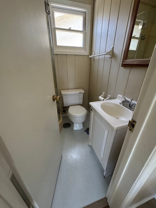 506 E Sunny Hills Rd, Unit Guest Home Studio in Fullerton, CA - Building Photo - Building Photo