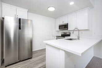 9430 Winter Gdns Blvd in Lakeside, CA - Foto de edificio - Building Photo