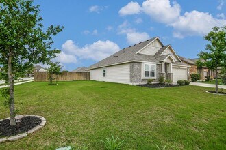 201 Pearland St in Hutto, TX - Building Photo - Building Photo