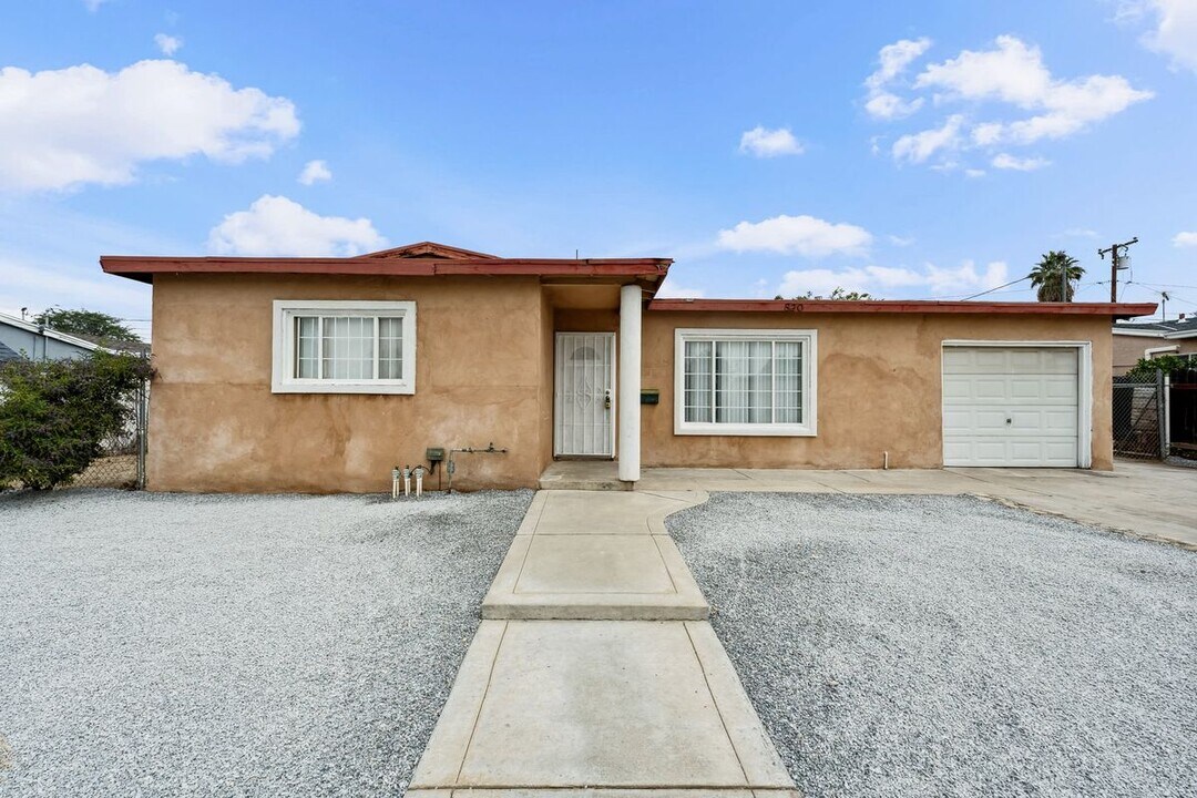 820 Carlotta Ct in Redlands, CA - Building Photo