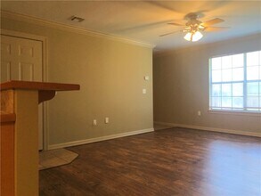 10 S Woodsprings Dr in Fayetteville, AR - Building Photo - Building Photo