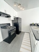 Playa Palms in Los Angeles, CA - Foto de edificio - Building Photo