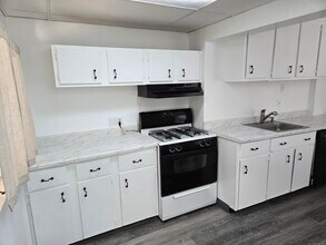 12 Wood Ct in Plymouth, CT - Building Photo - Building Photo