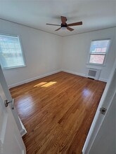 13 Parkview Pl in Malverne, NY - Building Photo - Building Photo