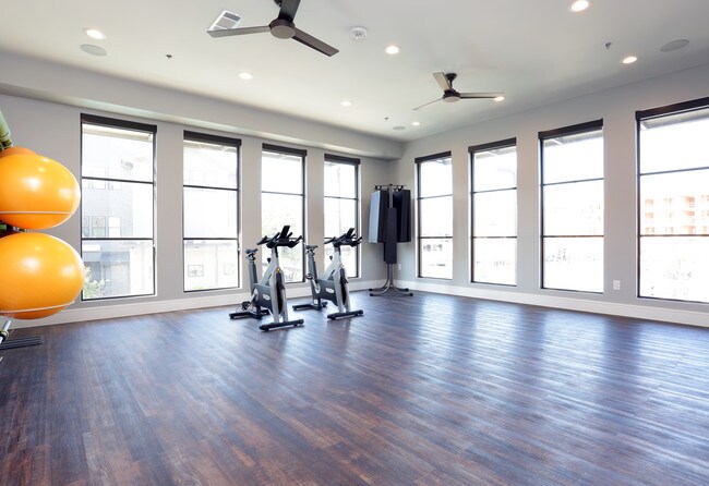 Camden Greenville in Dallas, TX - Building Photo - Interior Photo