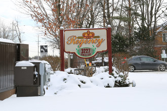 The Regency in Kitchener, ON - Building Photo - Building Photo