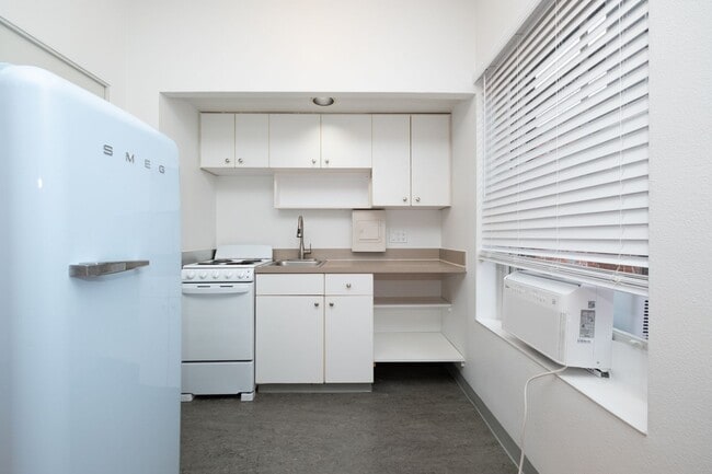 property at 1117 SW Alder St