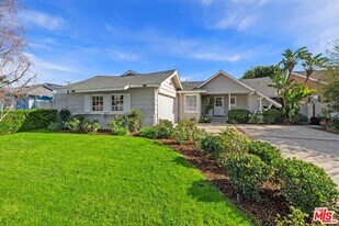 9344 Valjean Ave in Los Angeles, CA - Building Photo