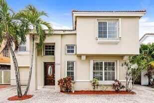 12680 NW 9th Way in Miami, FL - Building Photo