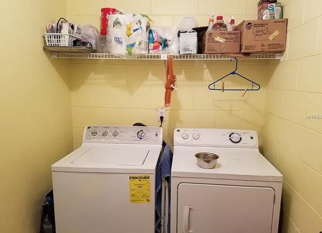 1424 Vinetree Dr in Brandon, FL - Foto de edificio - Building Photo