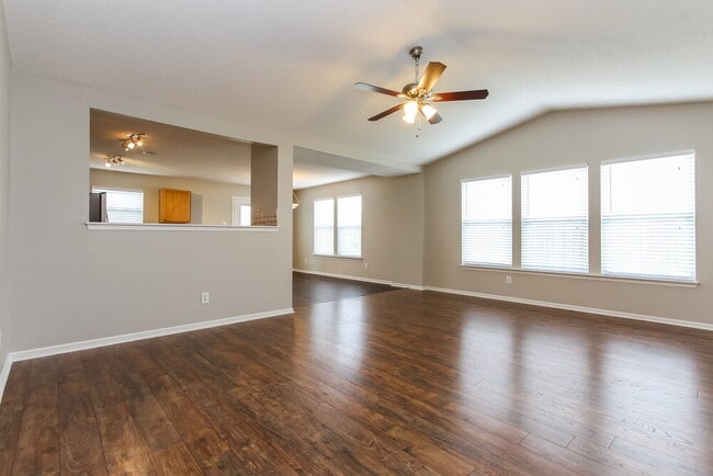 6906 W Dover Pl in McCordsville, IN - Building Photo - Building Photo