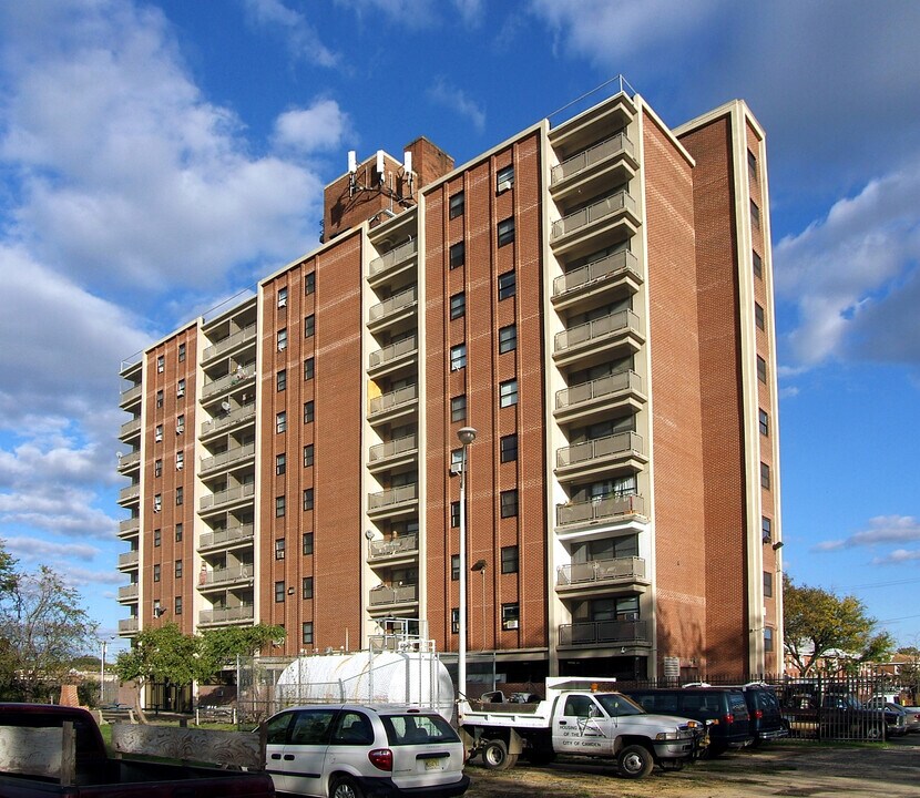 Kennedy Tower in Camden, NJ - Building Photo