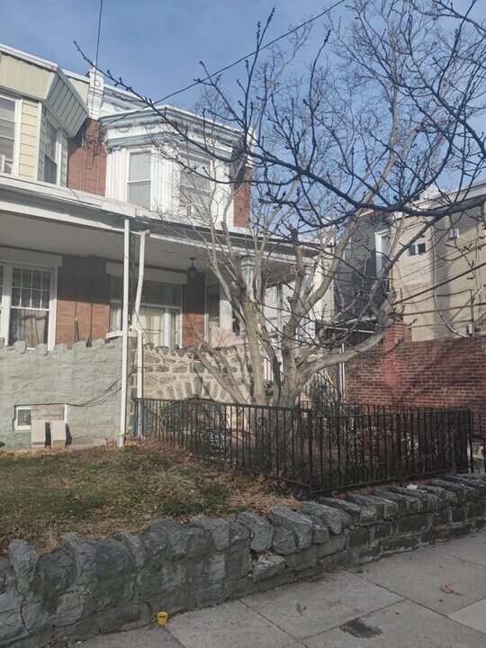 5109 Walton Ave in Philadelphia, PA - Building Photo