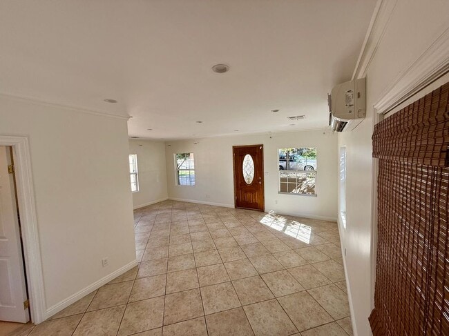 1838 Glenwood Rd in Glendale, CA - Building Photo - Building Photo