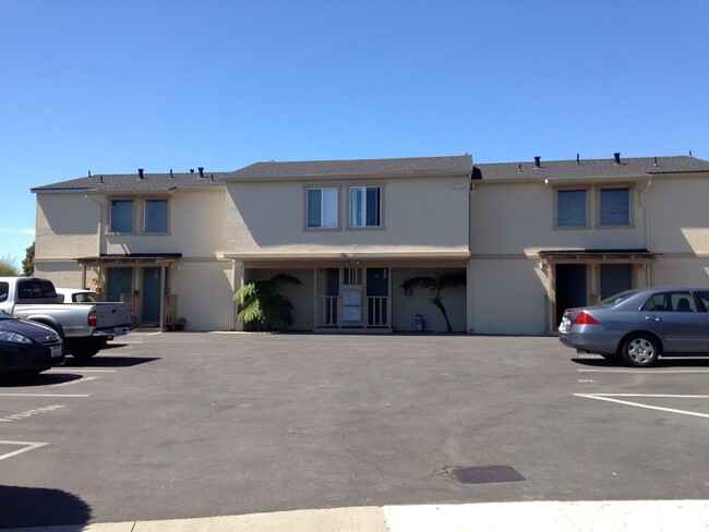 Lloyd Court Apartments in Aptos, CA - Building Photo - Building Photo