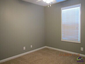 135 Coronation Dr in Bonaire, GA - Building Photo - Building Photo