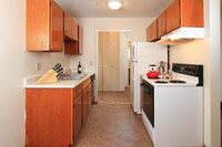 Cobblestone Court Apartments photo'